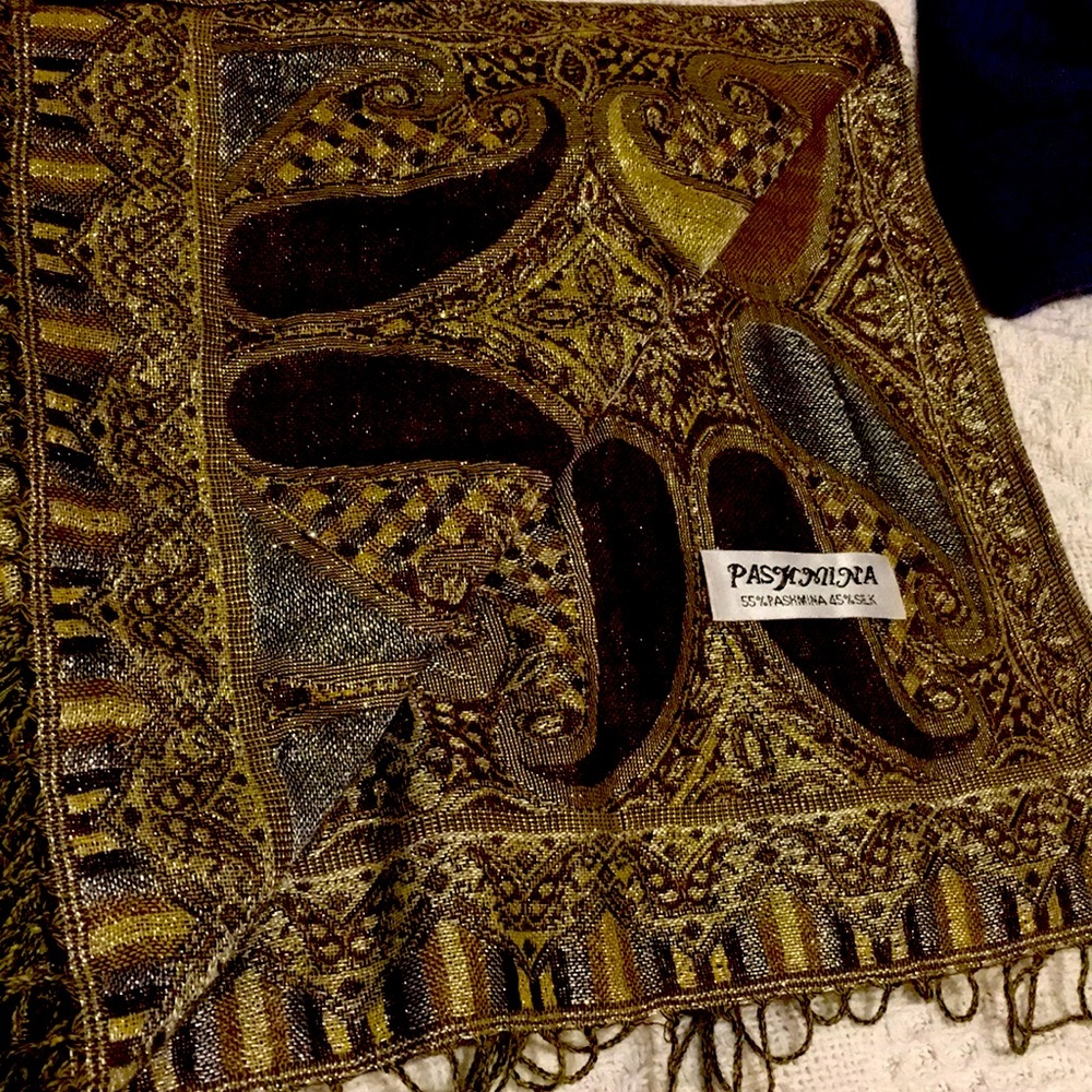 Pashmina shawl